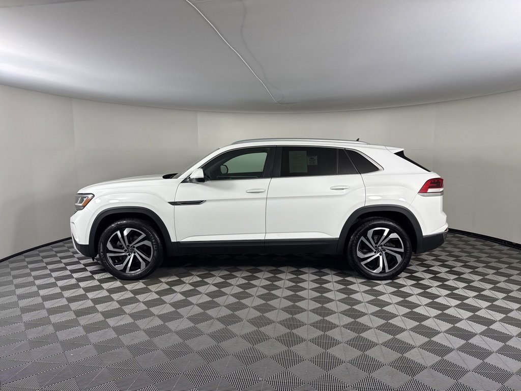 Used 2022 Volkswagen Atlas Cross Sport SEL image 2