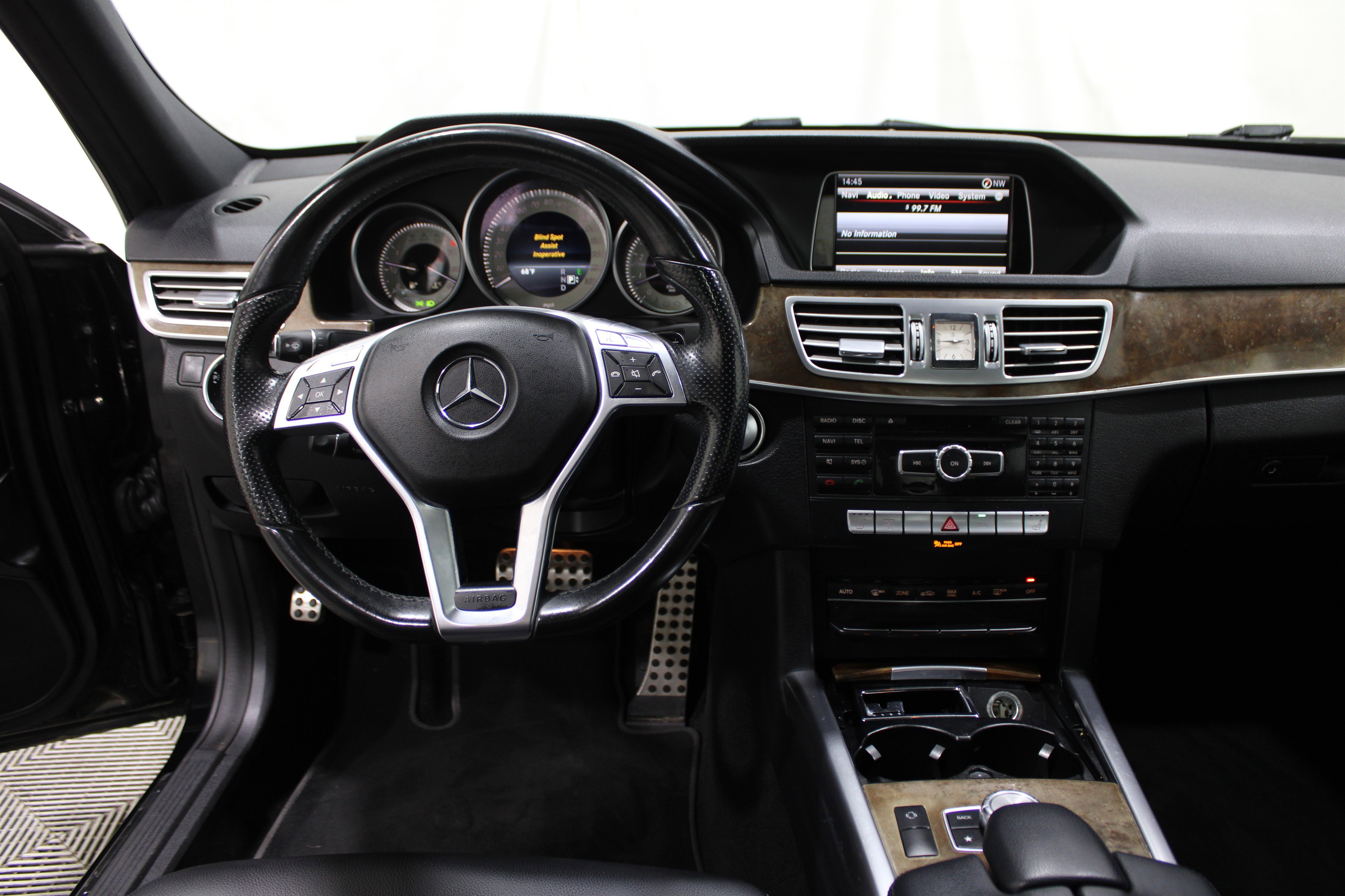 Used 2015 Mercedes-Benz E 350 4MATIC Sedan image 2