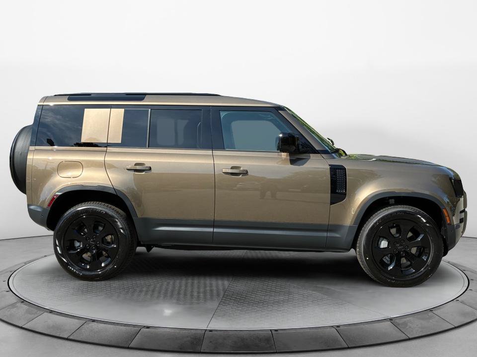New 2026 Land Rover Defender 110 S AWD/4WD image 8