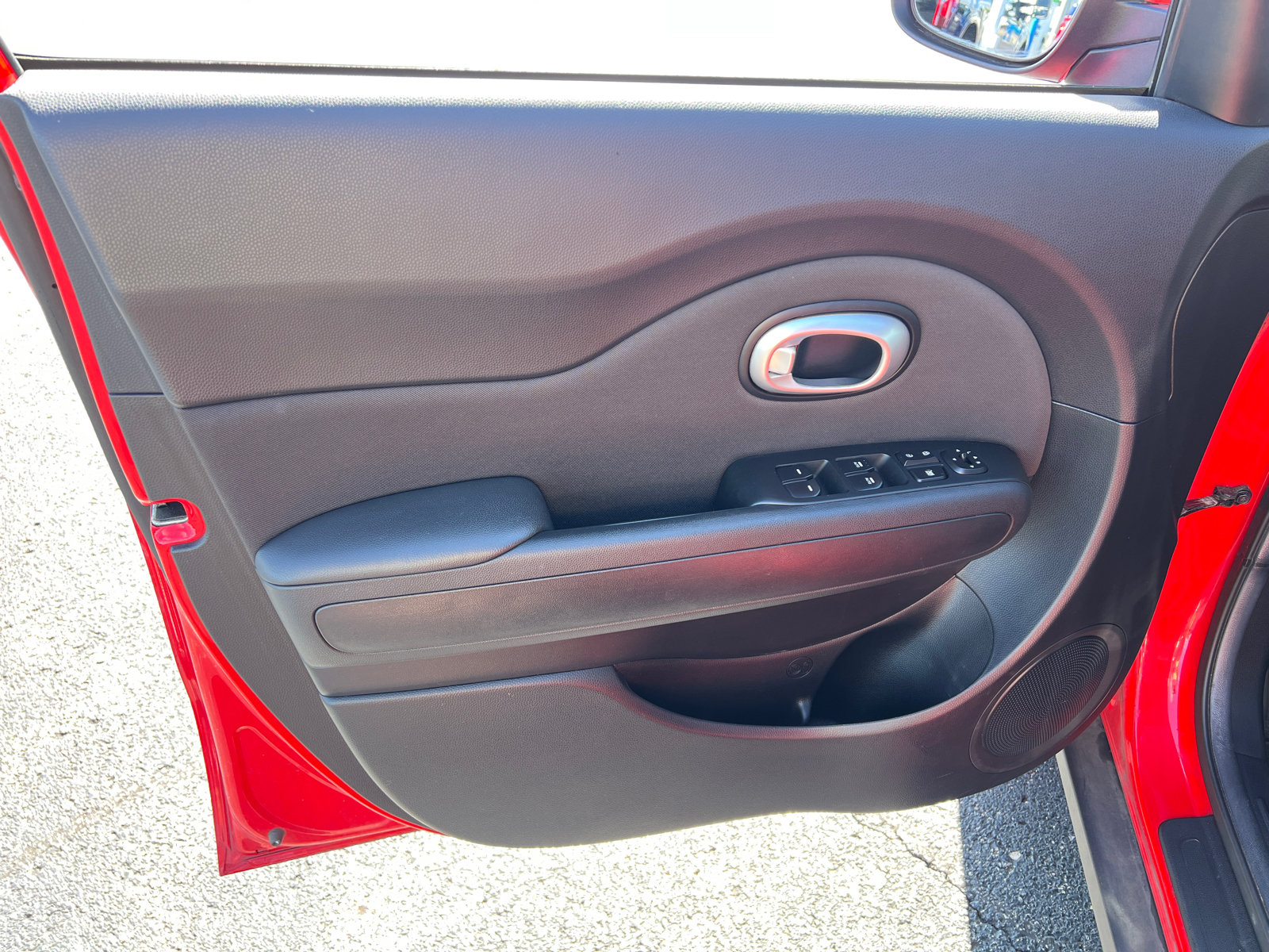 Used 2015 Kia Soul + FWD image 11