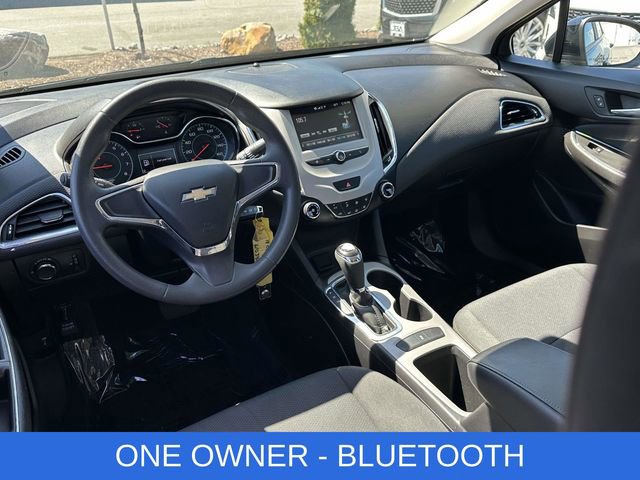 Used 2018 Chevrolet Cruze LS image 2