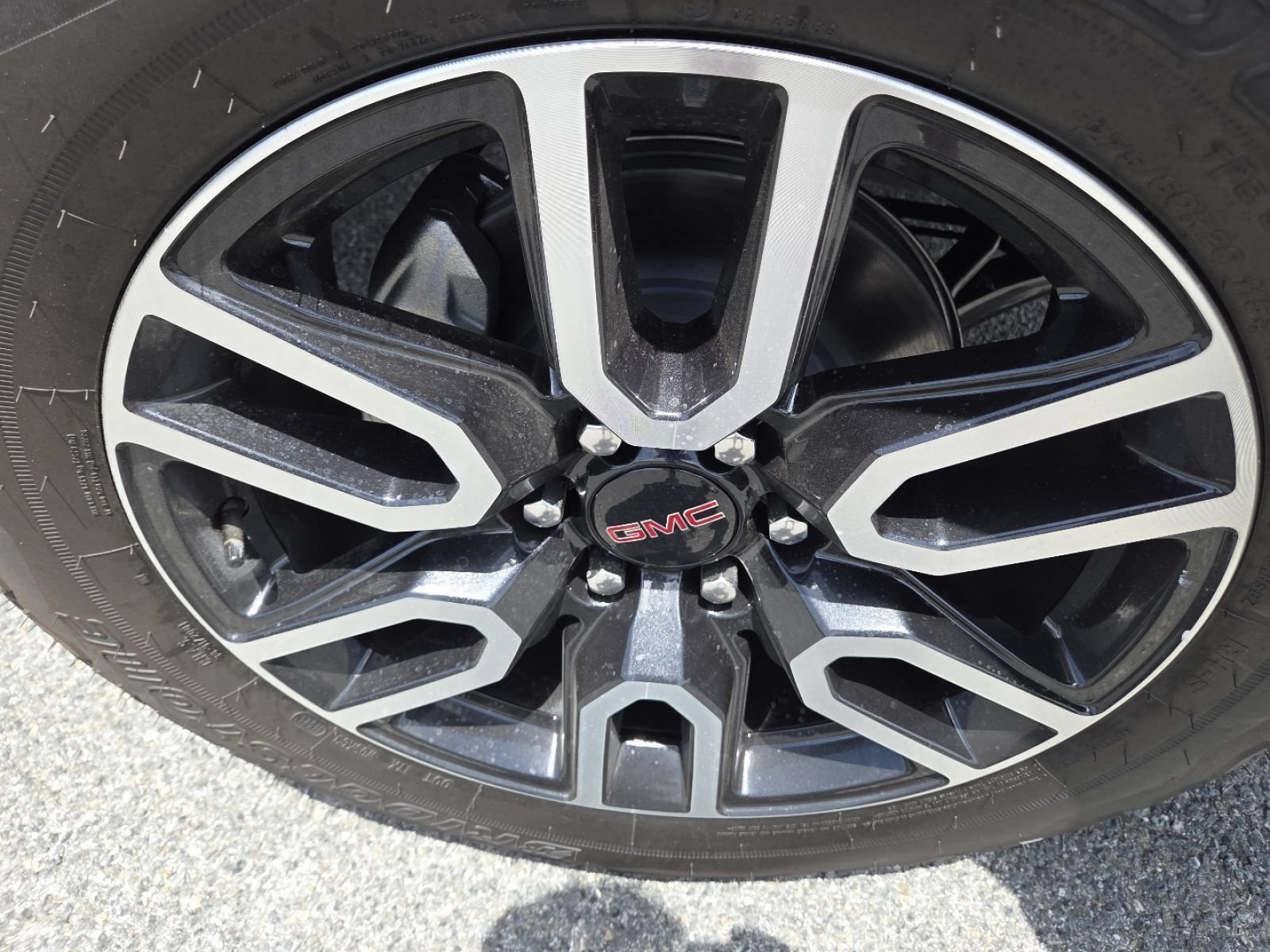 New 2026 GMC Sierra 1500 AT4 w/ AT4 Premium Package AWD/4WD image 16