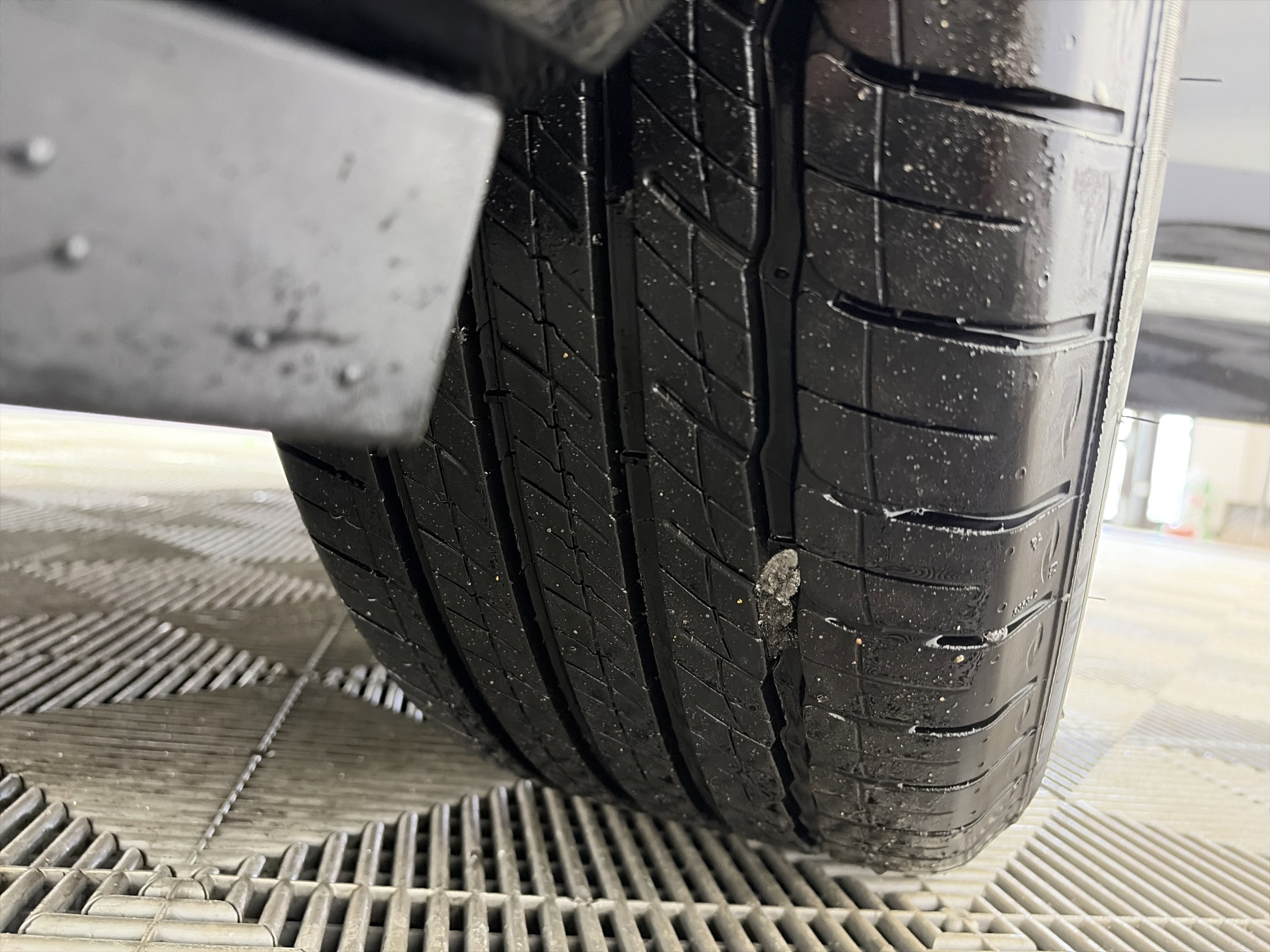 Certified 2024 Cadillac XT6 Premium Luxury w/ LPO, Floor Liner Package image 12