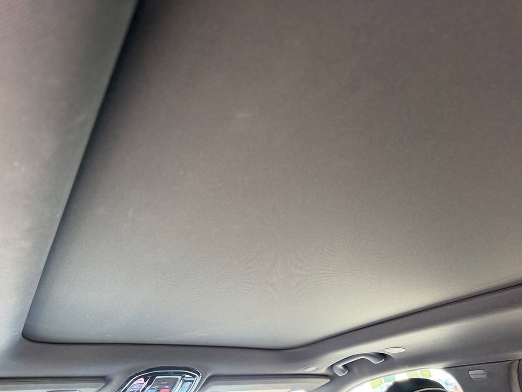 Used 2023 Jeep Grand Cherokee Overland AWD/4WD image 17