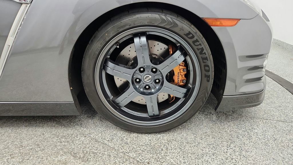 Used 2016 Nissan GT-R Black Edition image 28