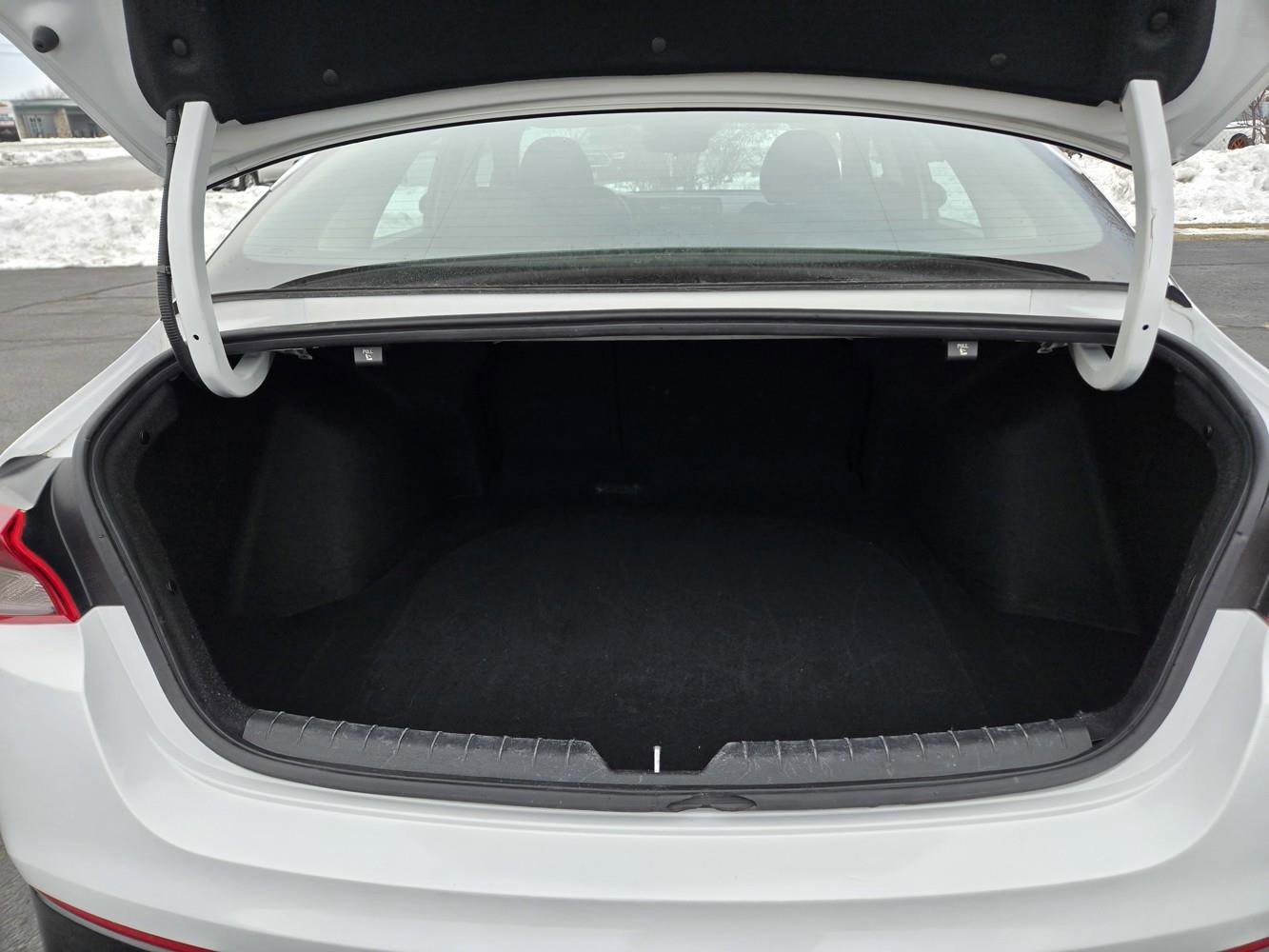 Used 2023 Kia K5 LXS image 31