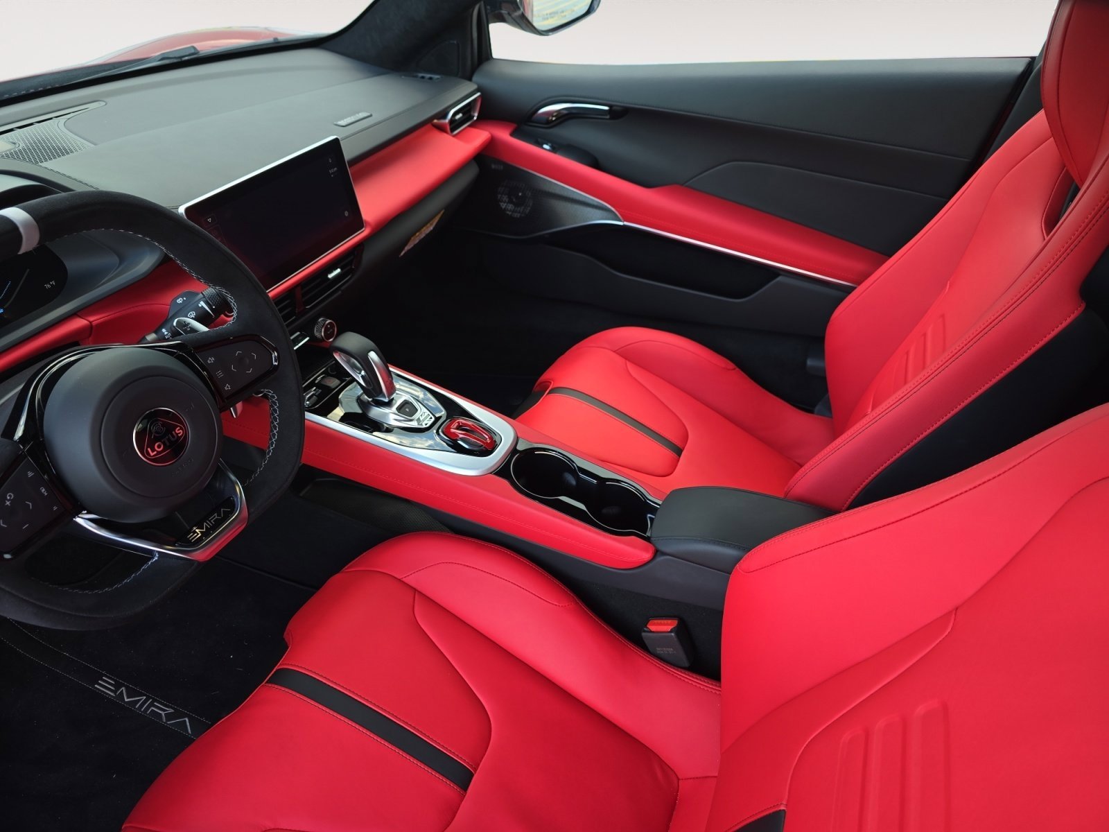 Used 2024 Lotus Emira First Edition image 4