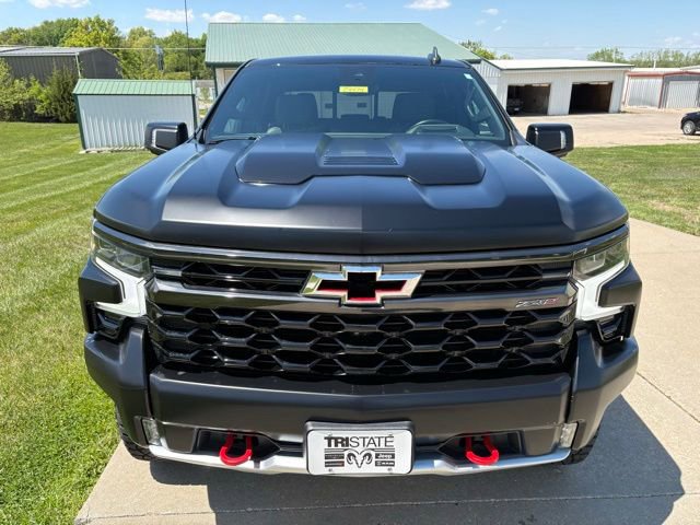 Used 2023 Chevrolet Silverado 1500 ZR2 AWD/4WD image 2