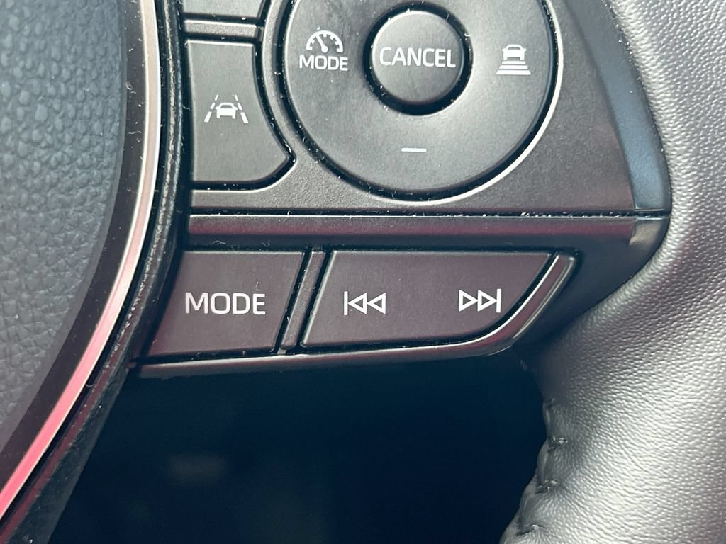 Used 2025 Toyota Corolla XLE FWD image 17