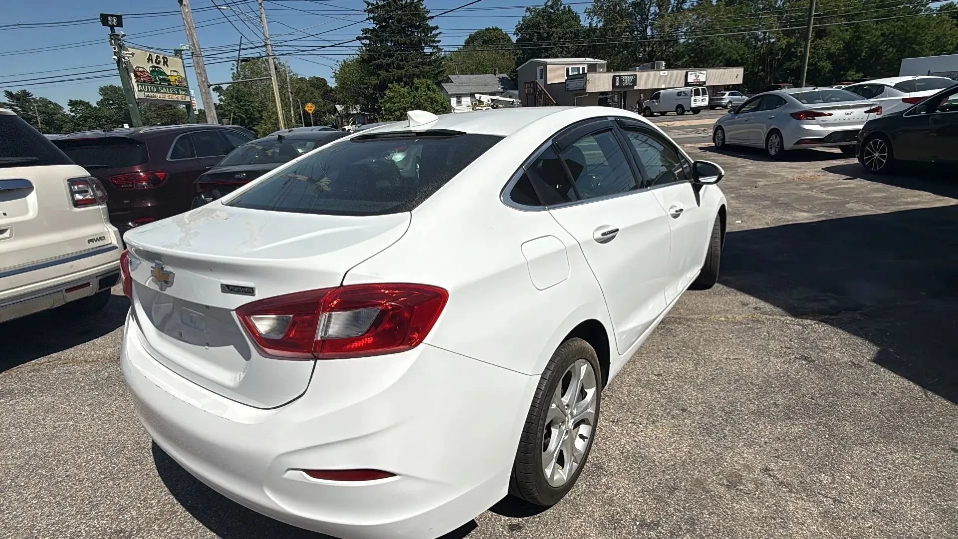Used 2017 Chevrolet Cruze Premier FWD image 10