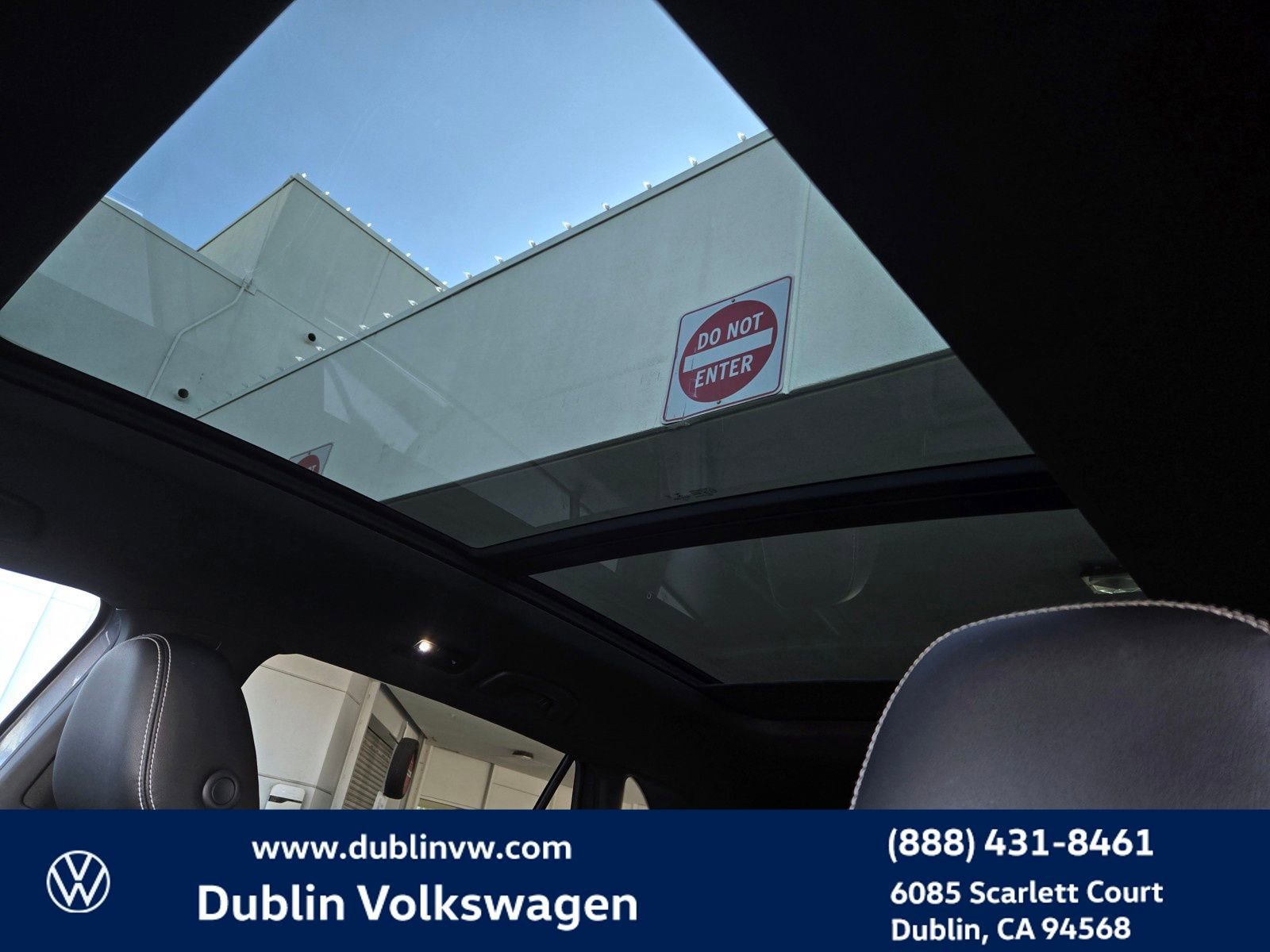 Certified 2021 Volkswagen Atlas Cross Sport SE w/ Panoramic Sunroof Package image 18