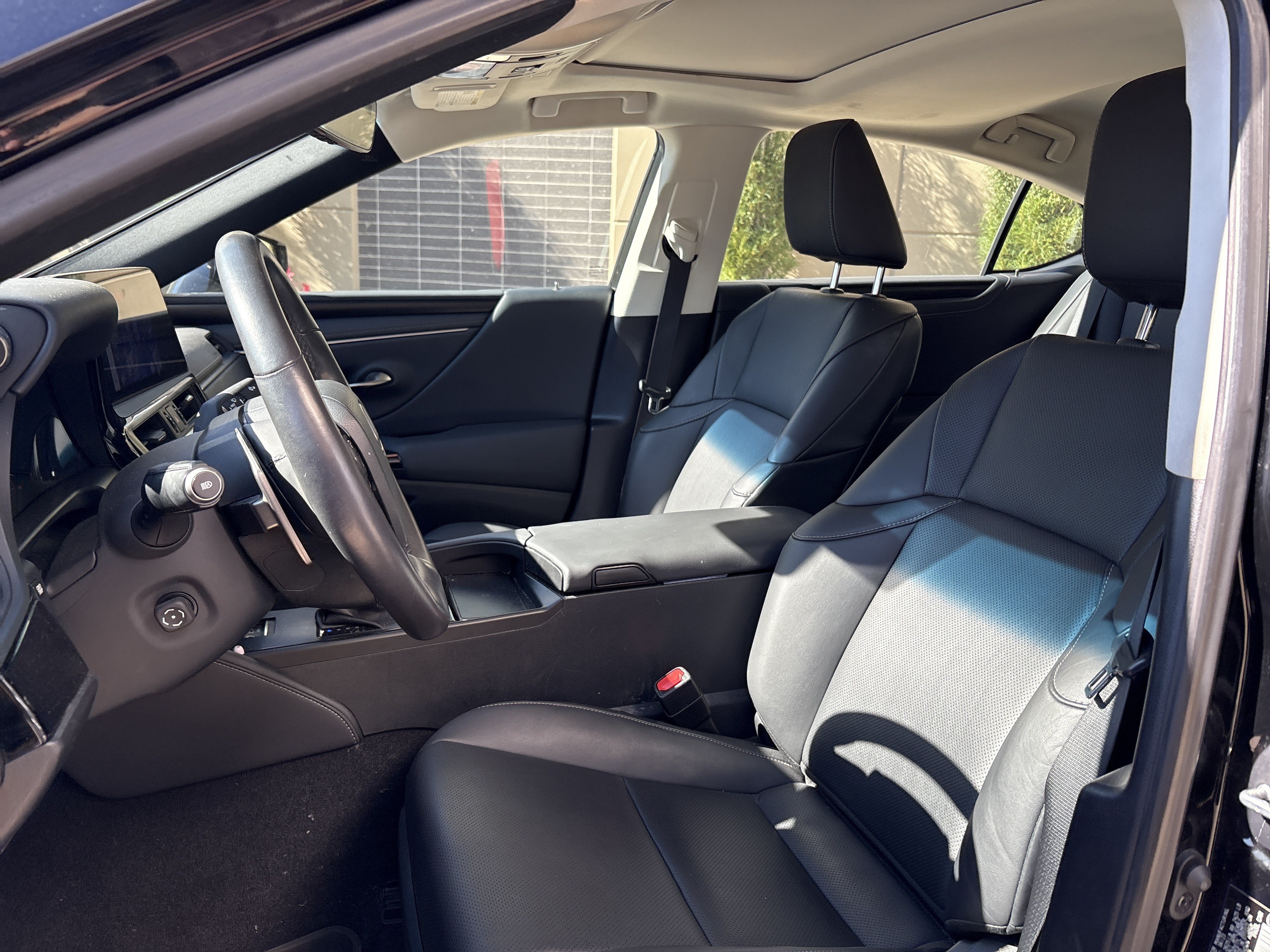 Used 2023 Lexus ES 350 w/ Premium Package FWD image 16