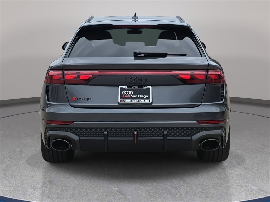 New 2025 Audi RS Q8 performance image 4