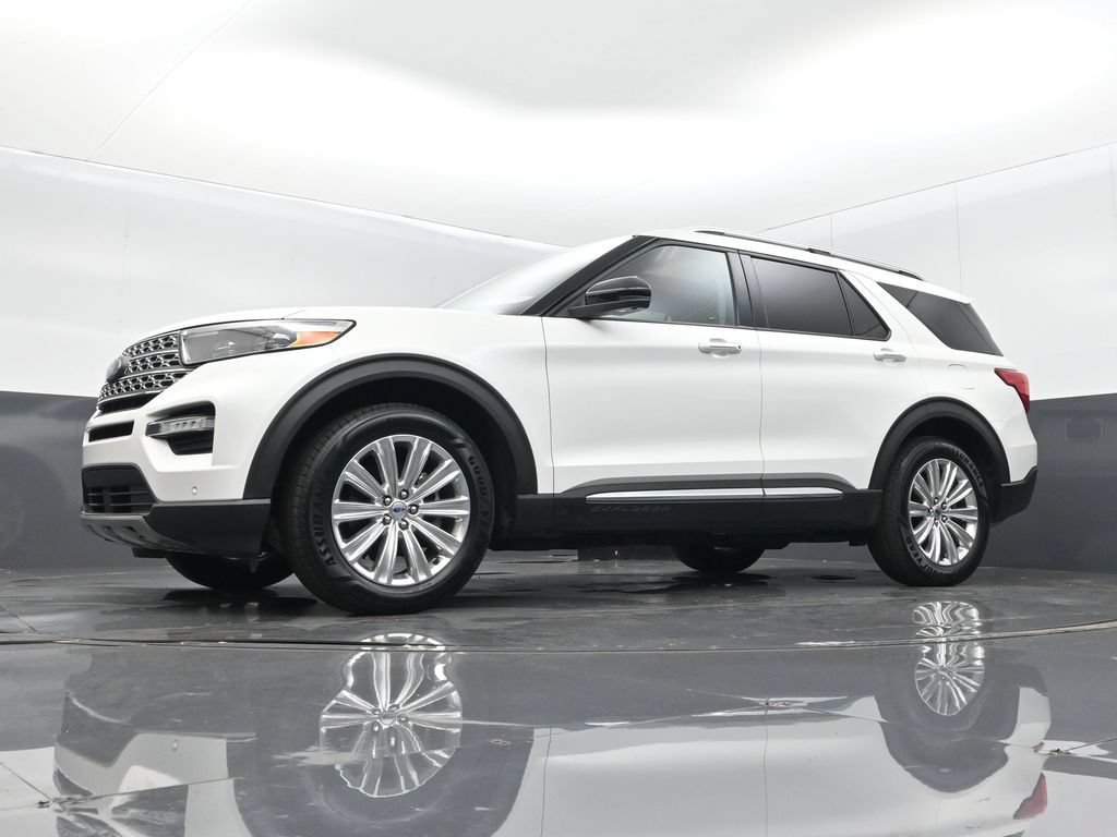 Used 2021 Ford Explorer Limited w/ Equipment Group 301A AWD/4WD image 13