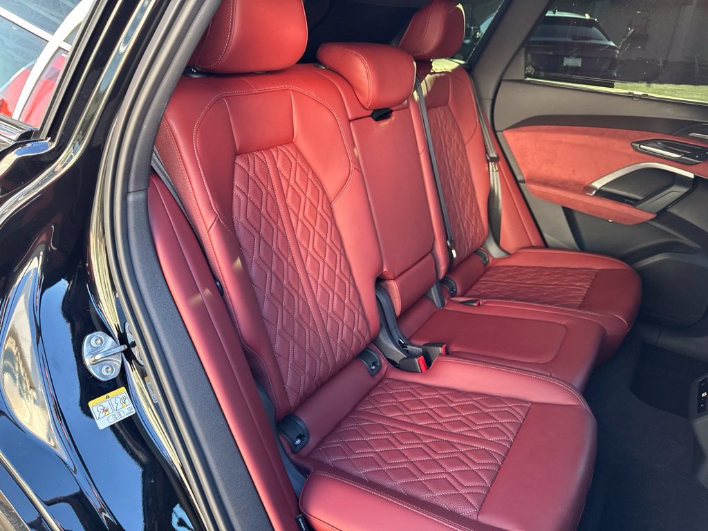 Used 2026 Audi SQ5 Prestige AWD/4WD image 29