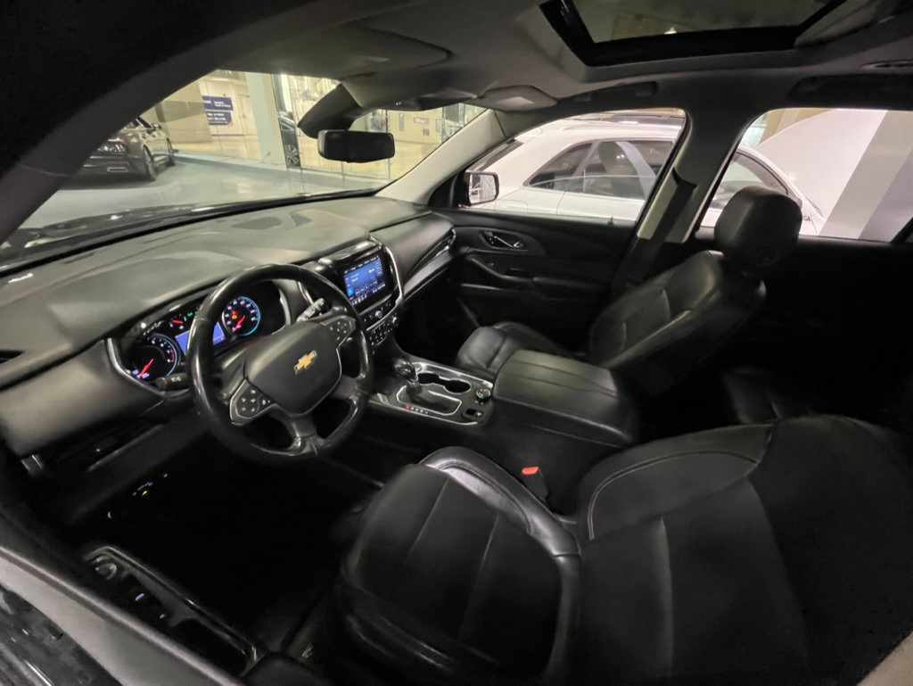 Used 2021 Chevrolet Traverse Premier w/ Redline Edition image 6