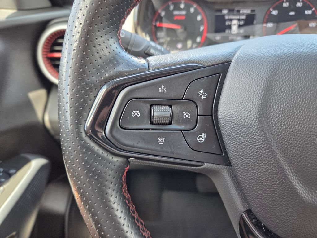 Used 2024 Chevrolet Trax RS FWD image 28