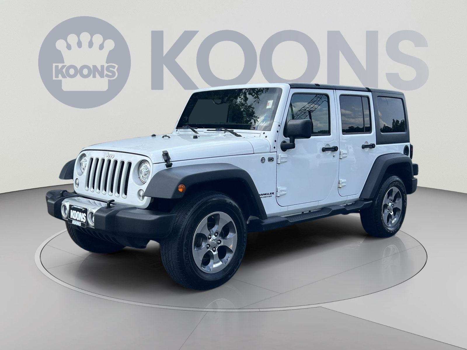 Used 2017 Jeep Wrangler Unlimited Sahara w/ Connectivity Group AWD/4WD image 1