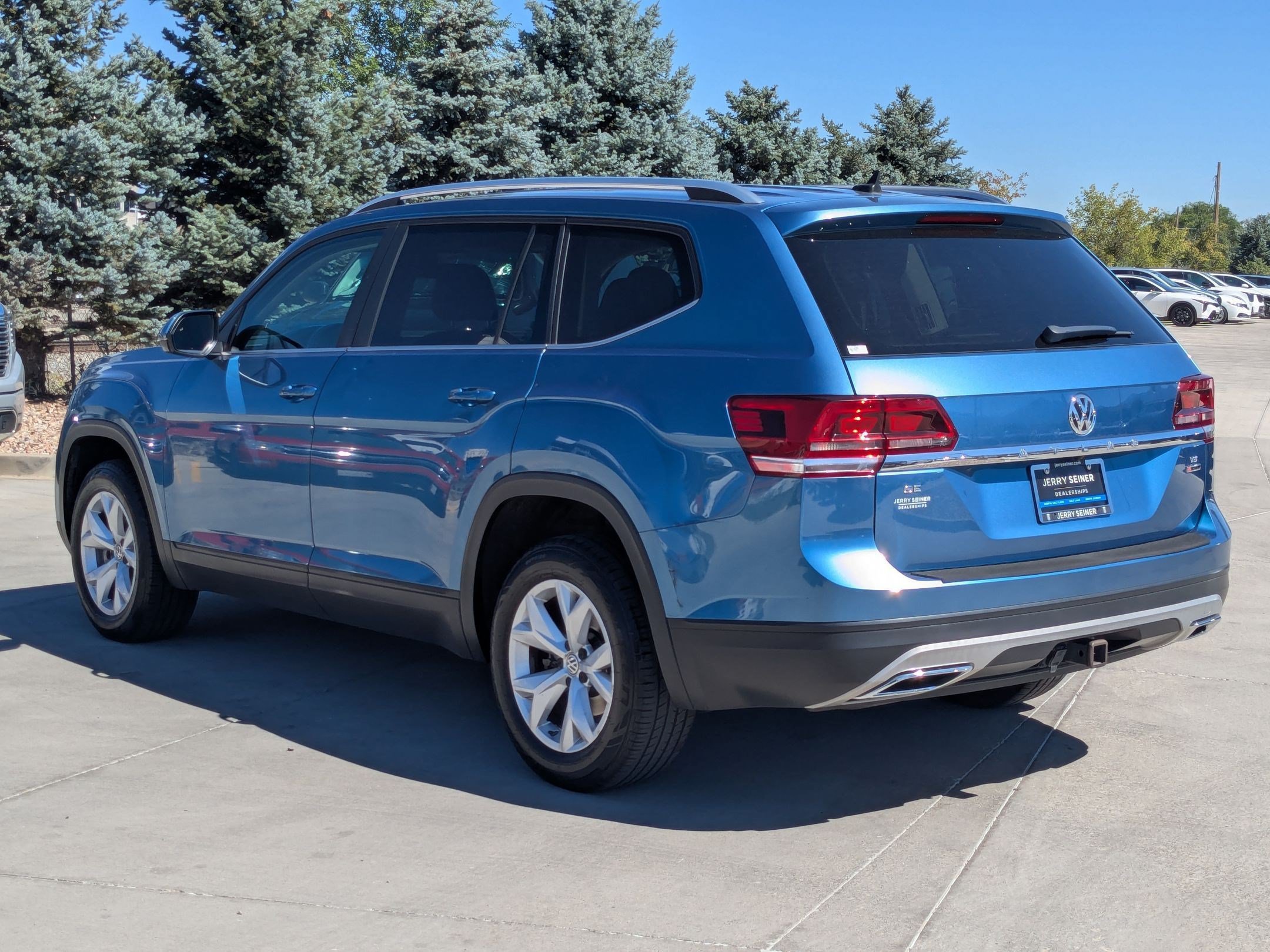 Used 2019 Volkswagen Atlas SE w/ Towing Package AWD/4WD image 3