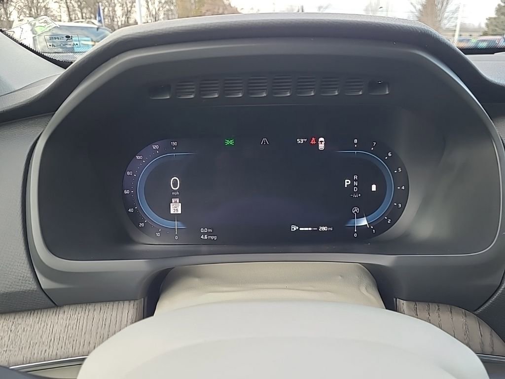 Used 2023 Volvo XC90 B6 Plus image 22