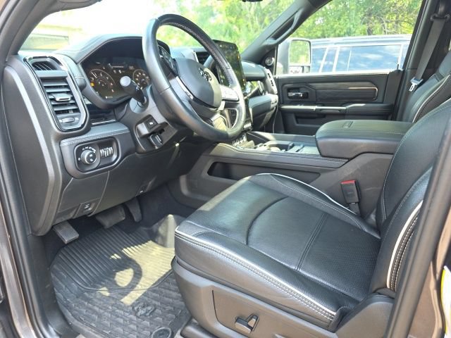 Used 2025 RAM 2500 Limited AWD/4WD image 2