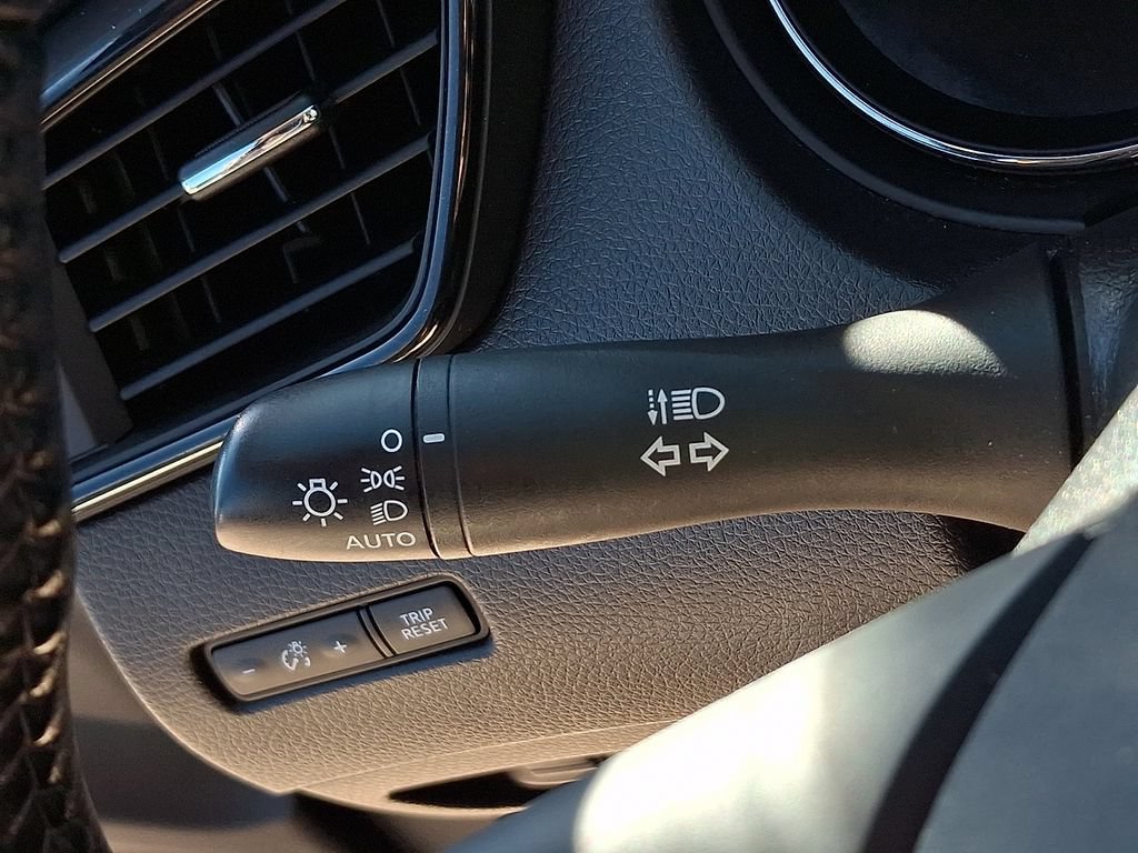 Used 2020 Nissan Rogue SV FWD image 26