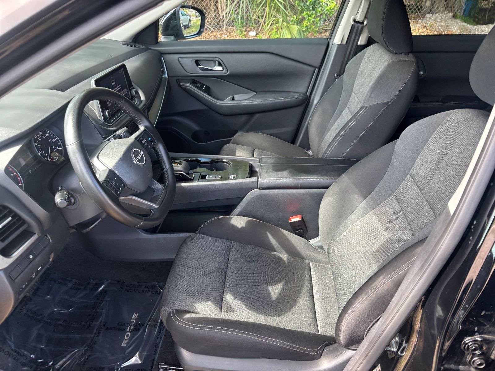 Used 2025 Nissan Rogue SV FWD image 28