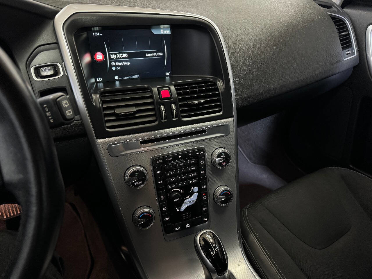 Used 2017 Volvo XC60 T5 w/ Tailgate Package image 52