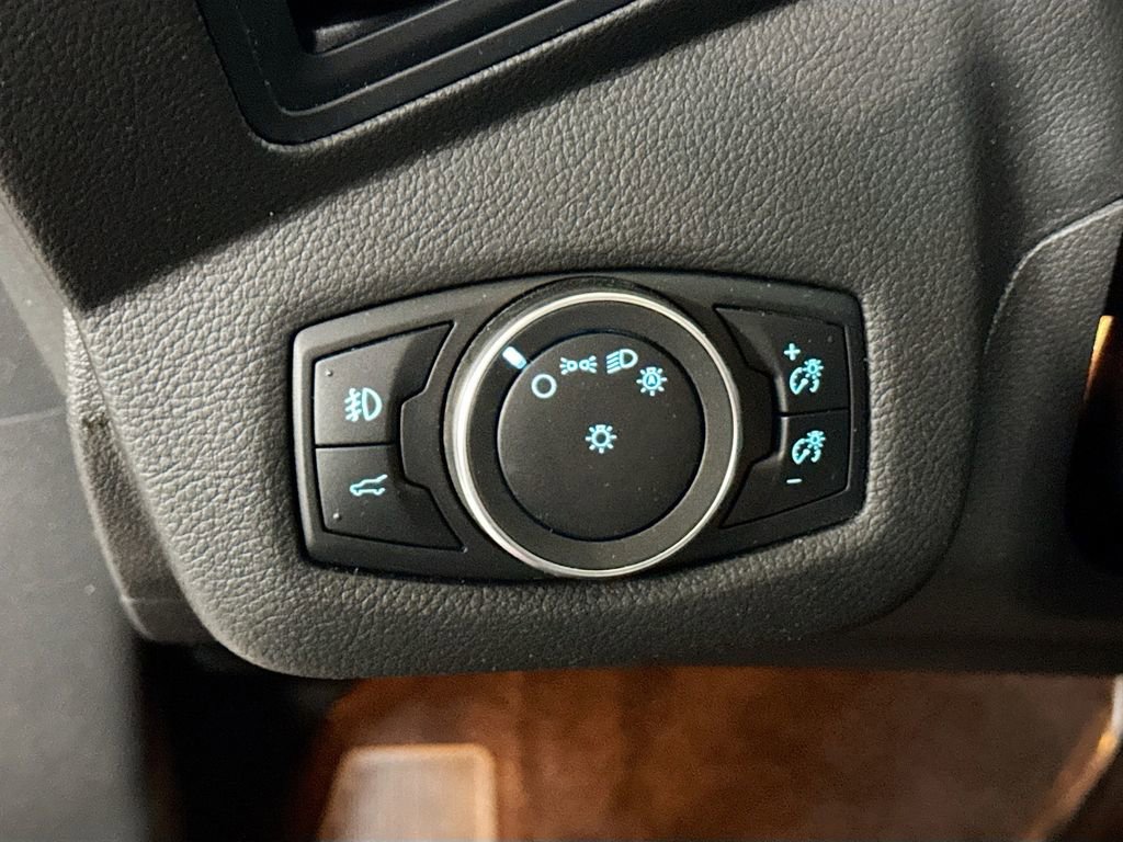 Used 2019 Ford Escape SE image 6