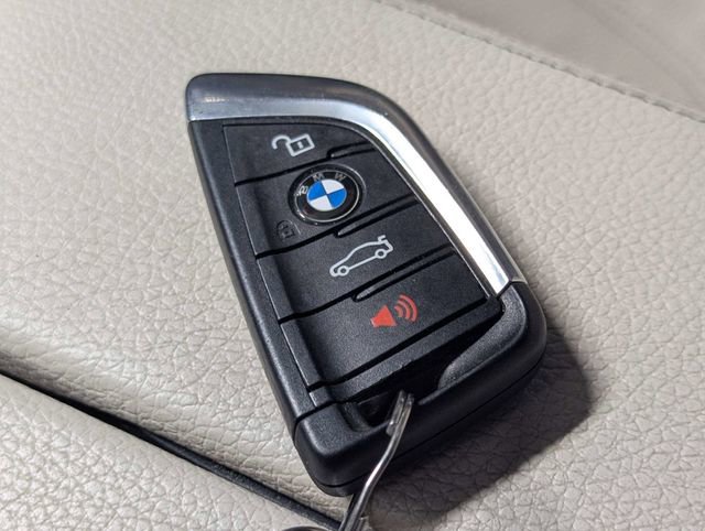 Used 2021 BMW 530i w/ Premium Package RWD image 25