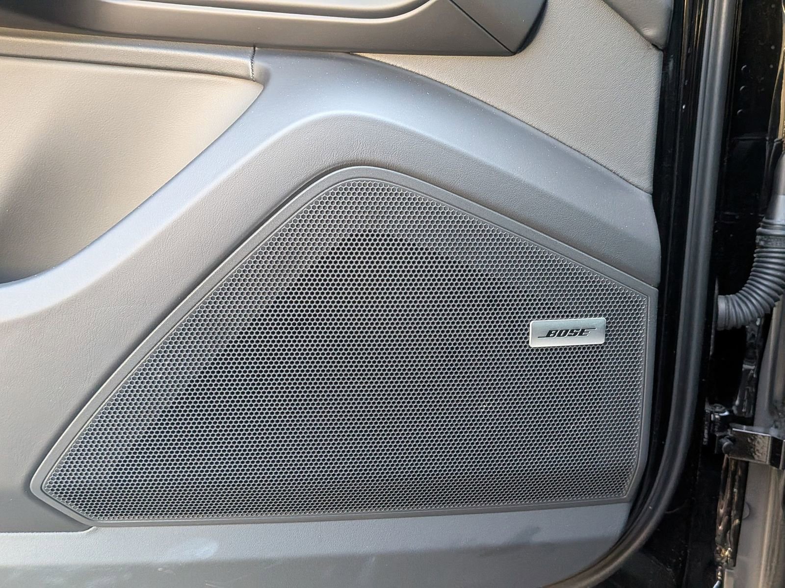 Certified 2025 Porsche Cayenne AWD/4WD image 15