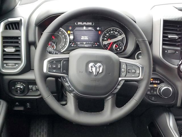 New 2026 RAM 1500 4x4 Crew Cab image 7