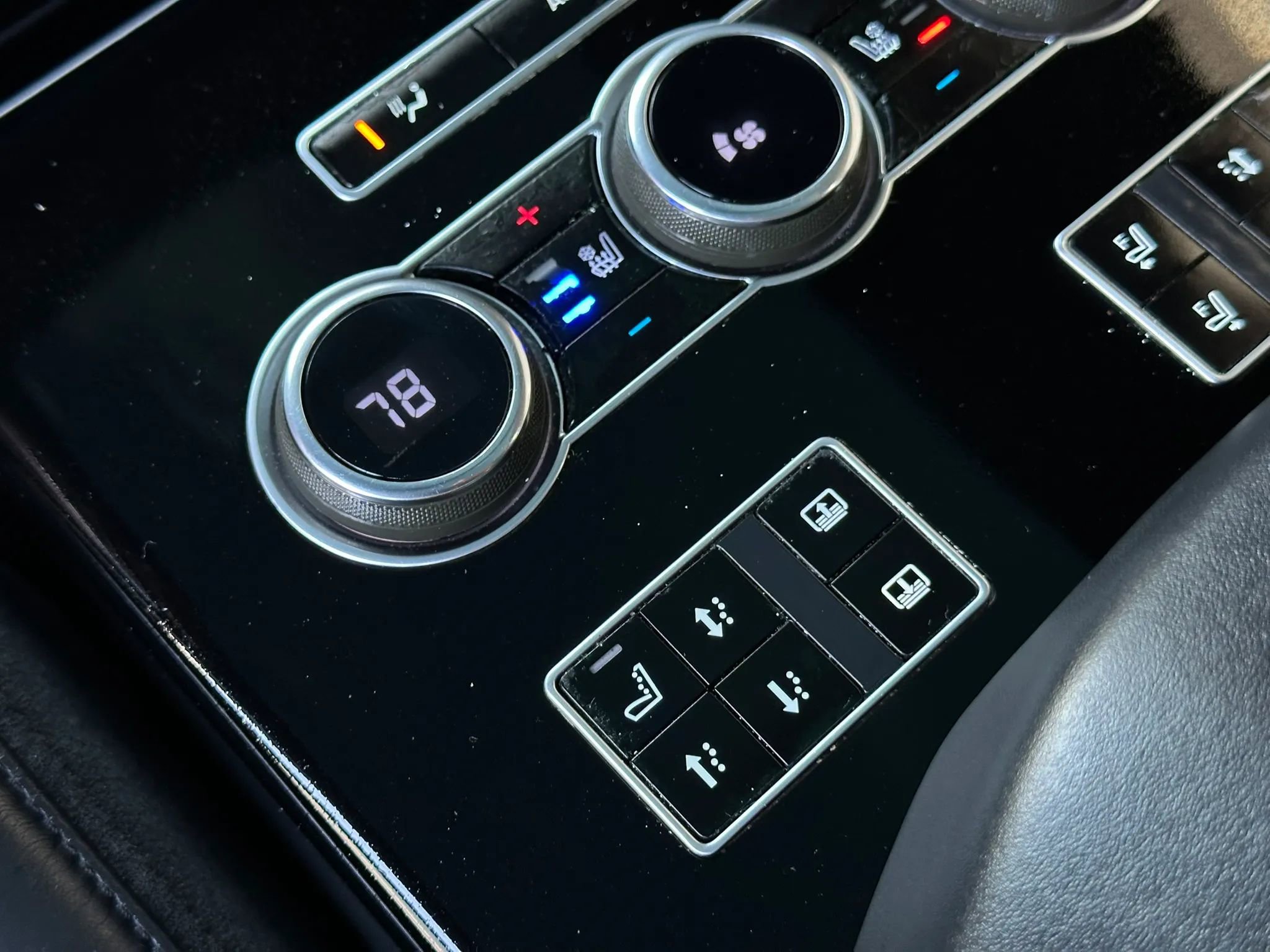 Used 2014 Land Rover Range Rover Autobiography AWD/4WD image 25