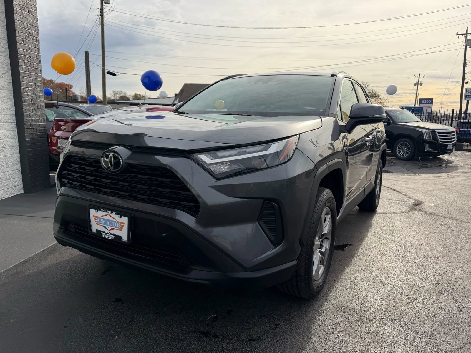 Used 2023 Toyota RAV4 XLE AWD/4WD image 3