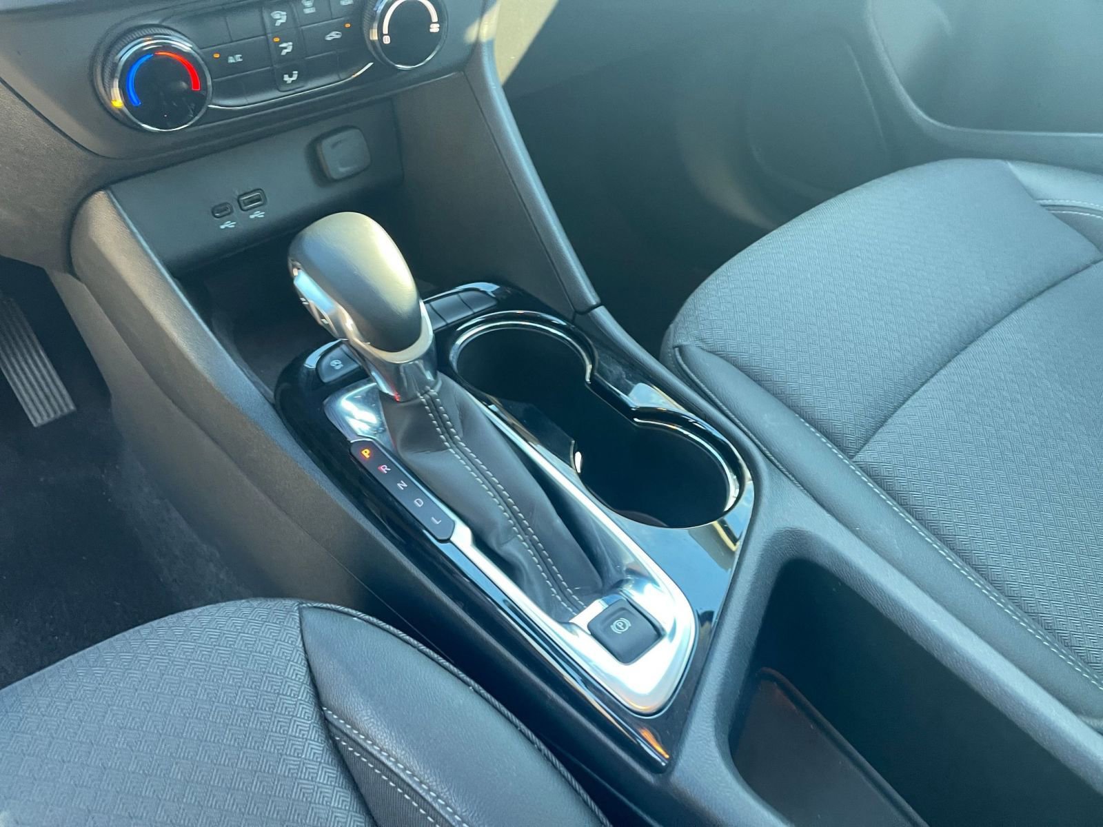 Used 2025 Buick Encore GX Preferred image 40