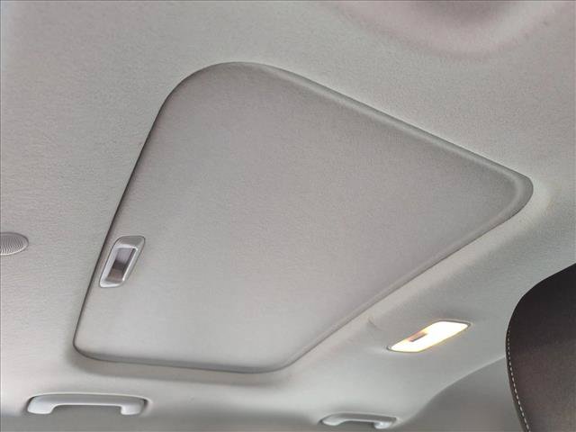 Used 2022 Hyundai Venue SEL FWD image 15
