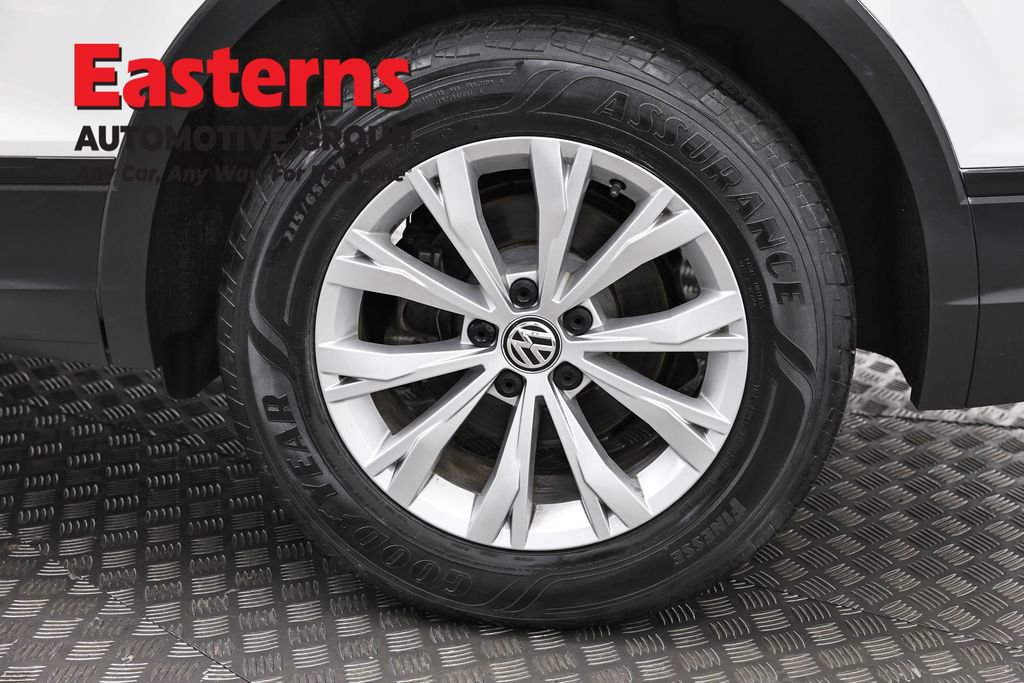 Used 2020 Volkswagen Tiguan S image 33