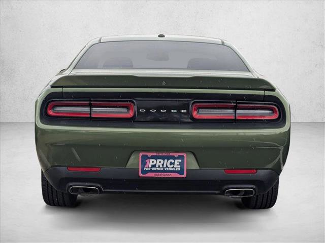 Used 2019 Dodge Challenger SXT image 7