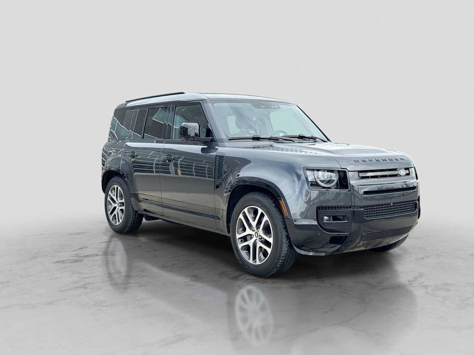 Used 2025 Land Rover Defender 110 X-Dynamic SE AWD/4WD image 8