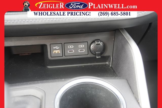 Used 2023 Toyota Highlander XLE image 25