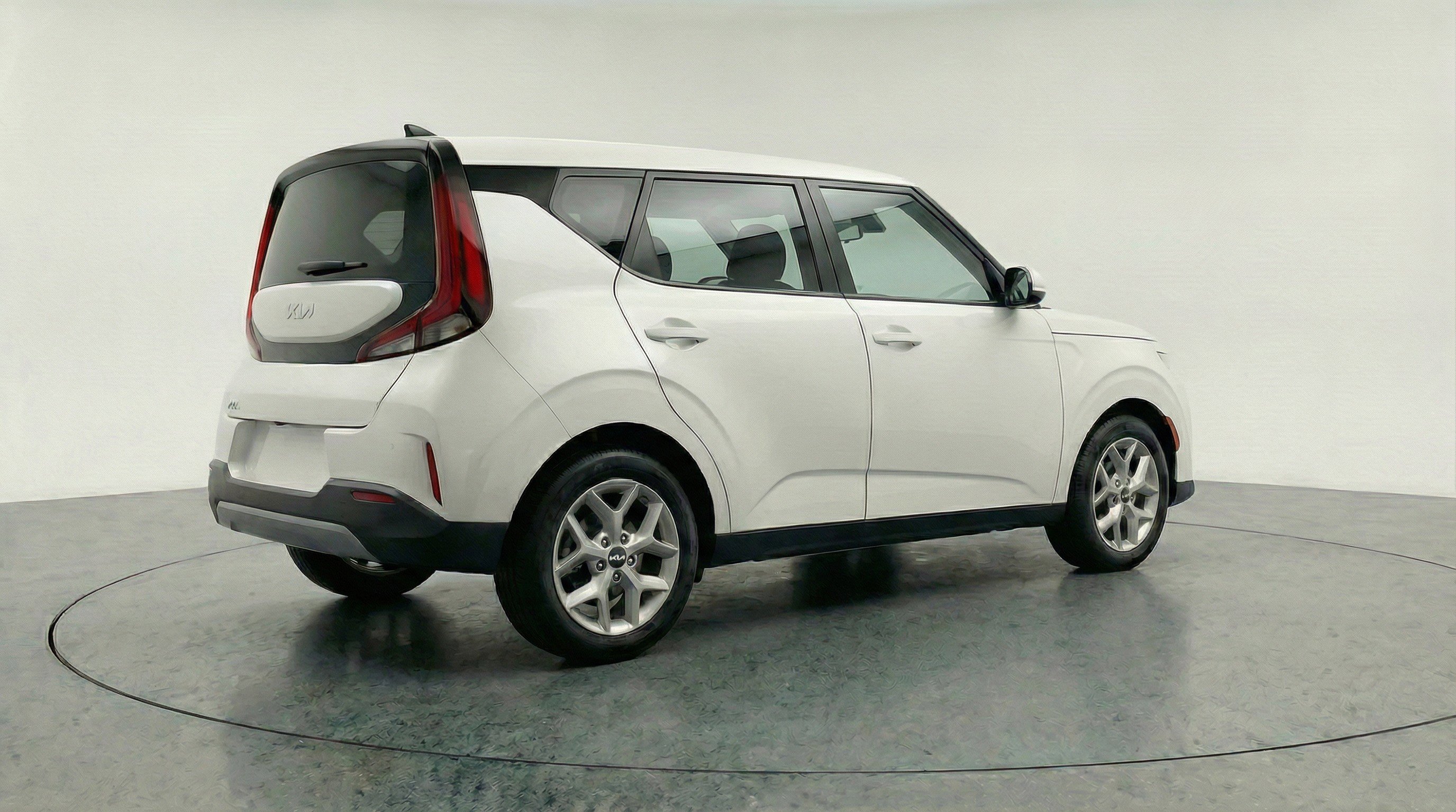 Used 2025 Kia Soul LX w/ LX Technology Package image 9