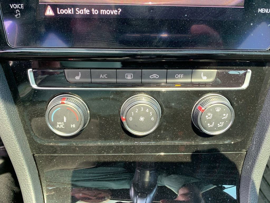 Used 2018 Volkswagen GTI SE FWD image 30