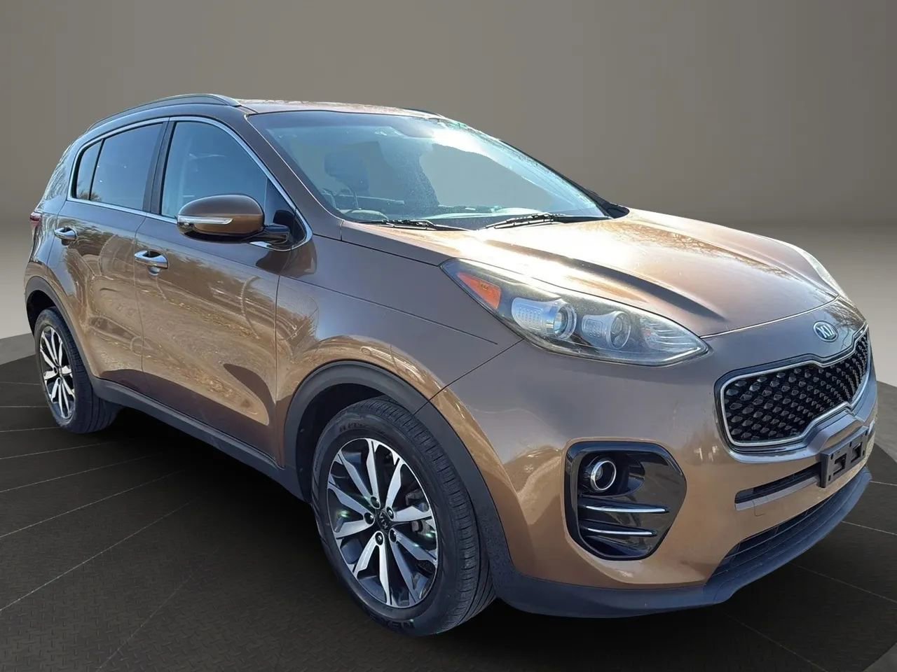 Used 2018 Kia Sportage EX image 3