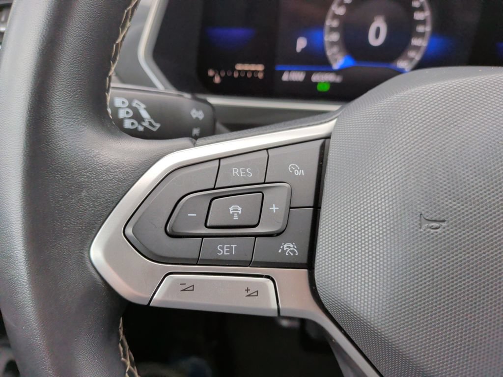Used 2022 Volkswagen Tiguan SE AWD/4WD image 25