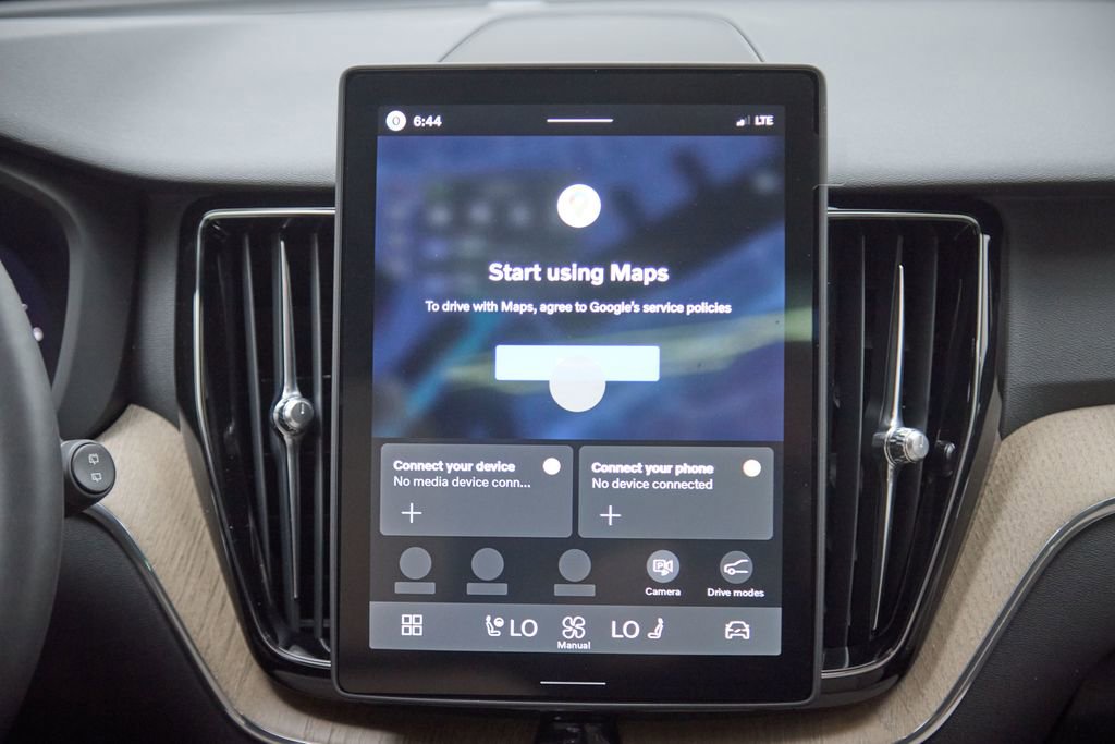 New 2026 Volvo XC60 T8 Plus w/ Protection Package Premier image 27