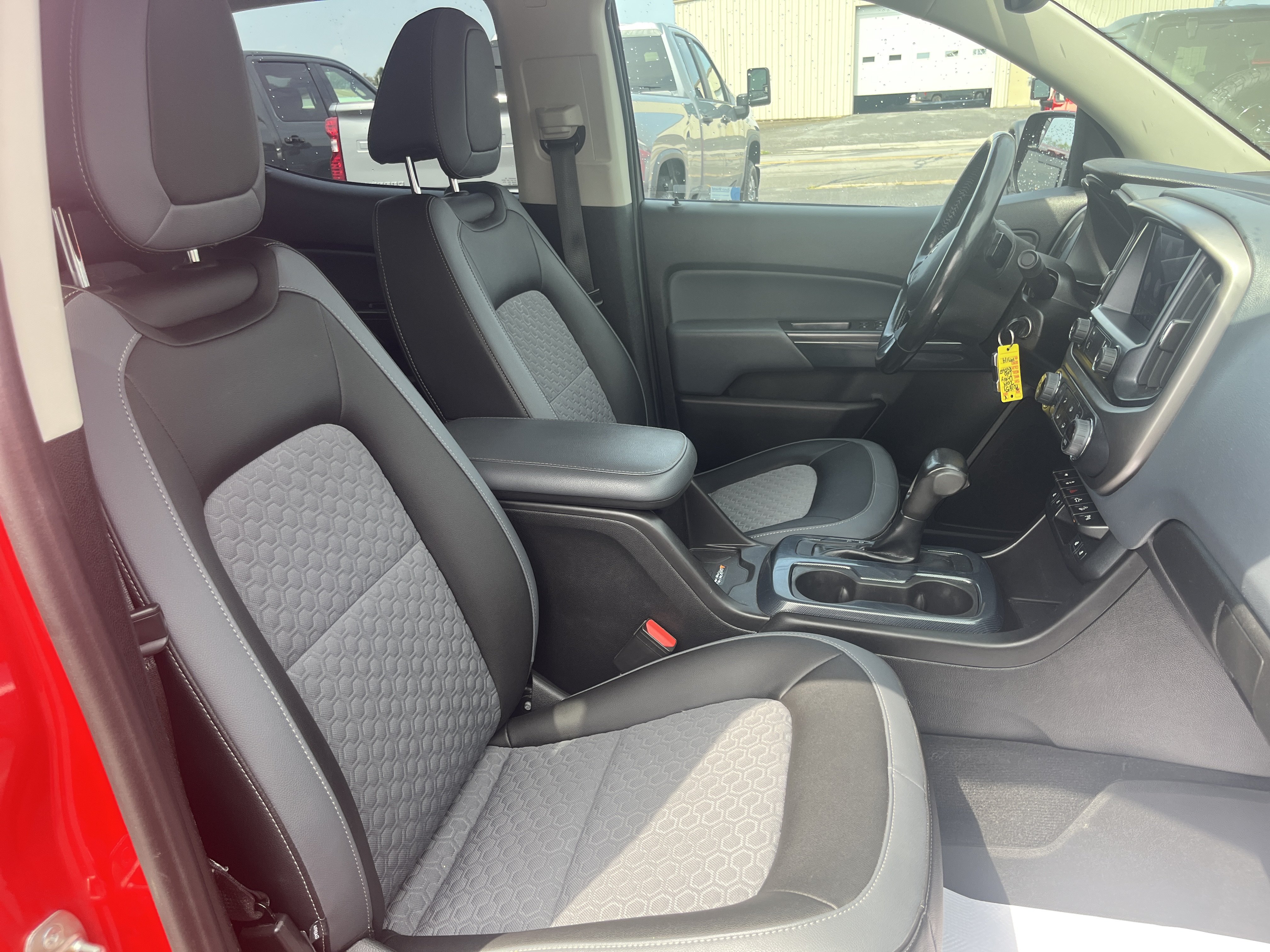Used 2019 Chevrolet Colorado Z71 AWD/4WD image 13