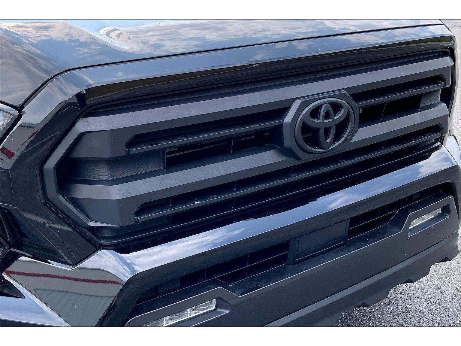 Used 2024 Toyota Tacoma SR5 AWD/4WD image 28