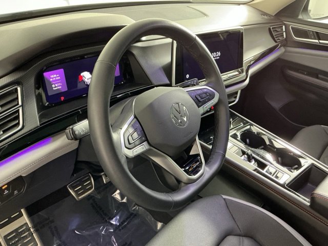 Used 2024 Volkswagen Atlas Peak Edition SE AWD/4WD image 37