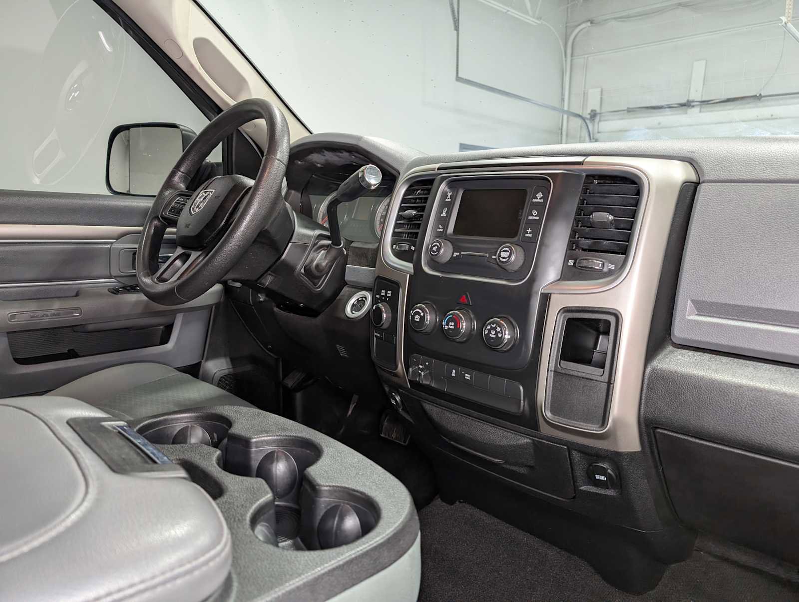 Used 2018 RAM 2500 SLT image 37