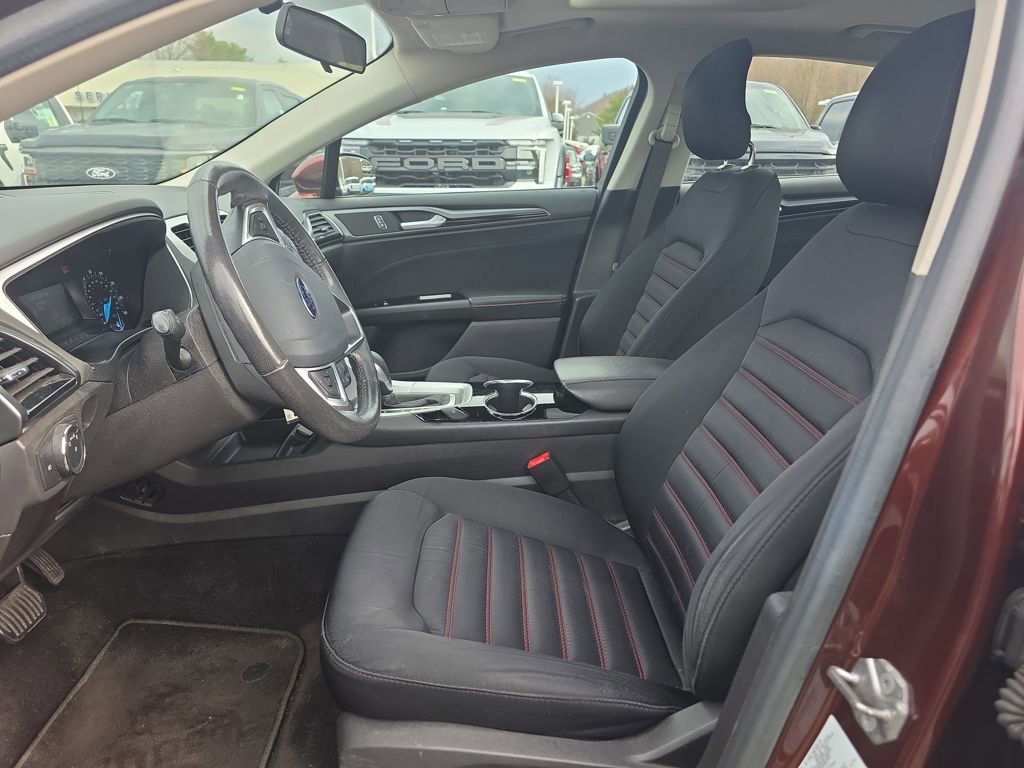 Used 2015 Ford Fusion SE w/ Equipment Group 201A FWD image 22